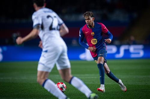 Barcelona đấu với Atalanta