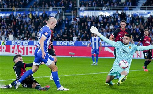 Alaves đấu với Mallorca