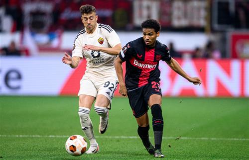 Bayer Leverkusen đấu với Roma