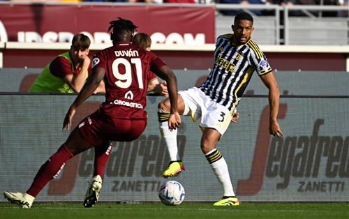 Turin đấu với Juventus