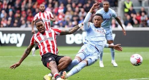 Brentford đấu với Aston Villa