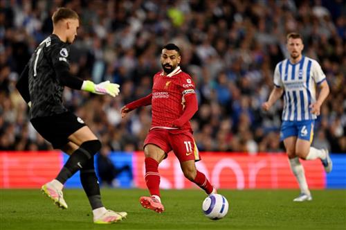 Brighton đấu với Liverpool