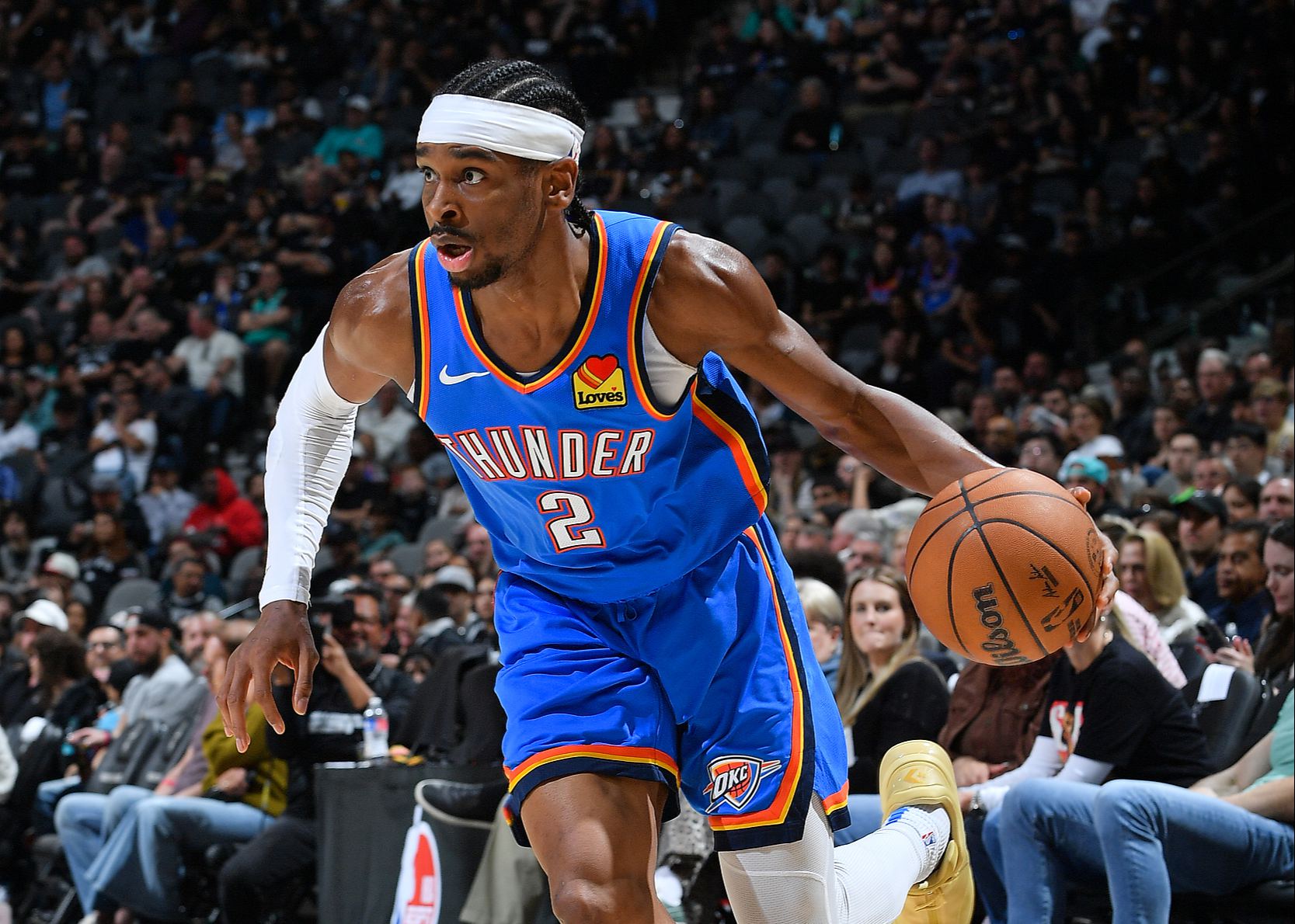 Alexander ghi được 18 điểm và 5 pha kiến tạo khi bắn 7/8 trong hiệp thứ ba, giúp Clippers lật ngược thế cờ với 8 điểm.