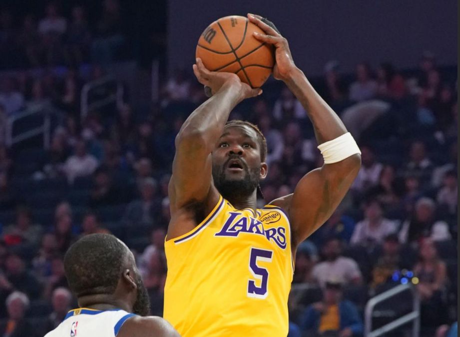 Ayton ghi 20+10 4 lần trong 13 trận đầu tiên và chỉ có 6 trận mùa trước.