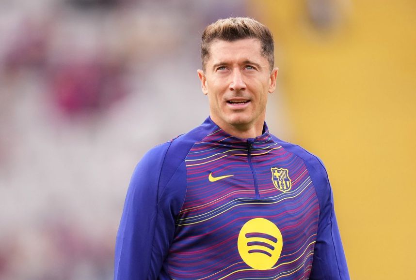 PV: Lewandowski đang chờ quyết định của Barcelona và sẽ không đàm phán với các đội khác trước đó