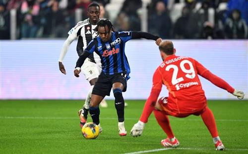 Juventus đấu với Atalanta
