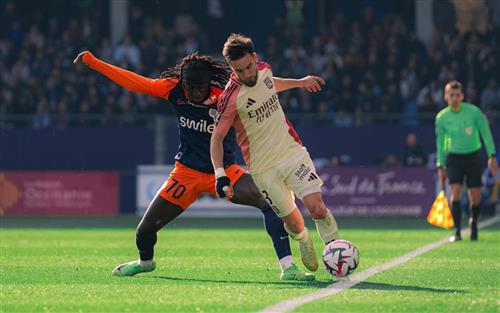 Montpellier đấu với Lyon