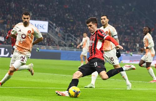 AC Milan đấu với Roma