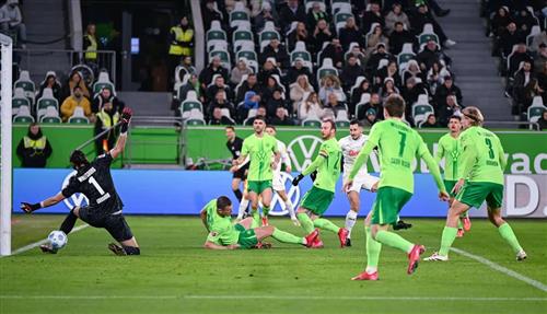Wolfsburg v Kiel Holstein