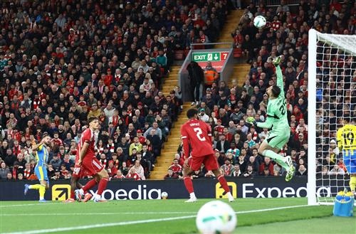 Liverpool đấu với Southampton