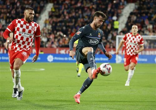 Girona đấu với Espanyol