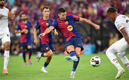 Barcelona đấu với AC Milan