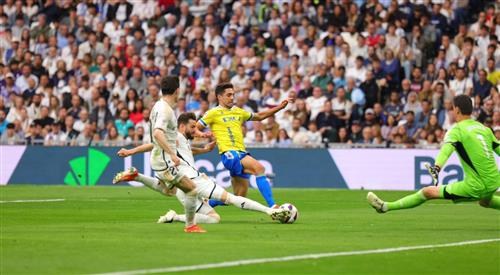 Real Madrid đấu với Cádiz