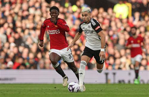 Manchester United đấu với Fulham