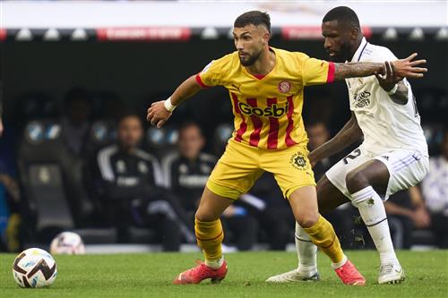 Girona đấu với Real Madrid