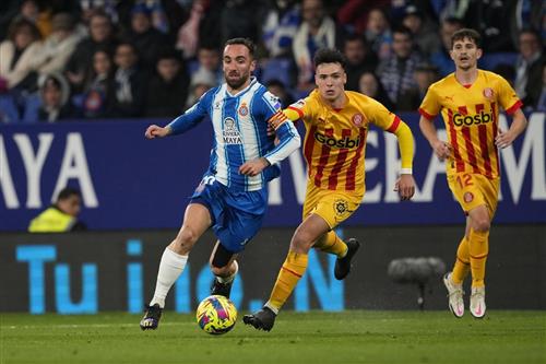 Girona đấu với Espanyol