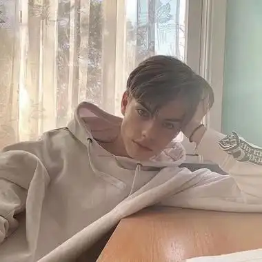 6686体育银牌作者Phoenix