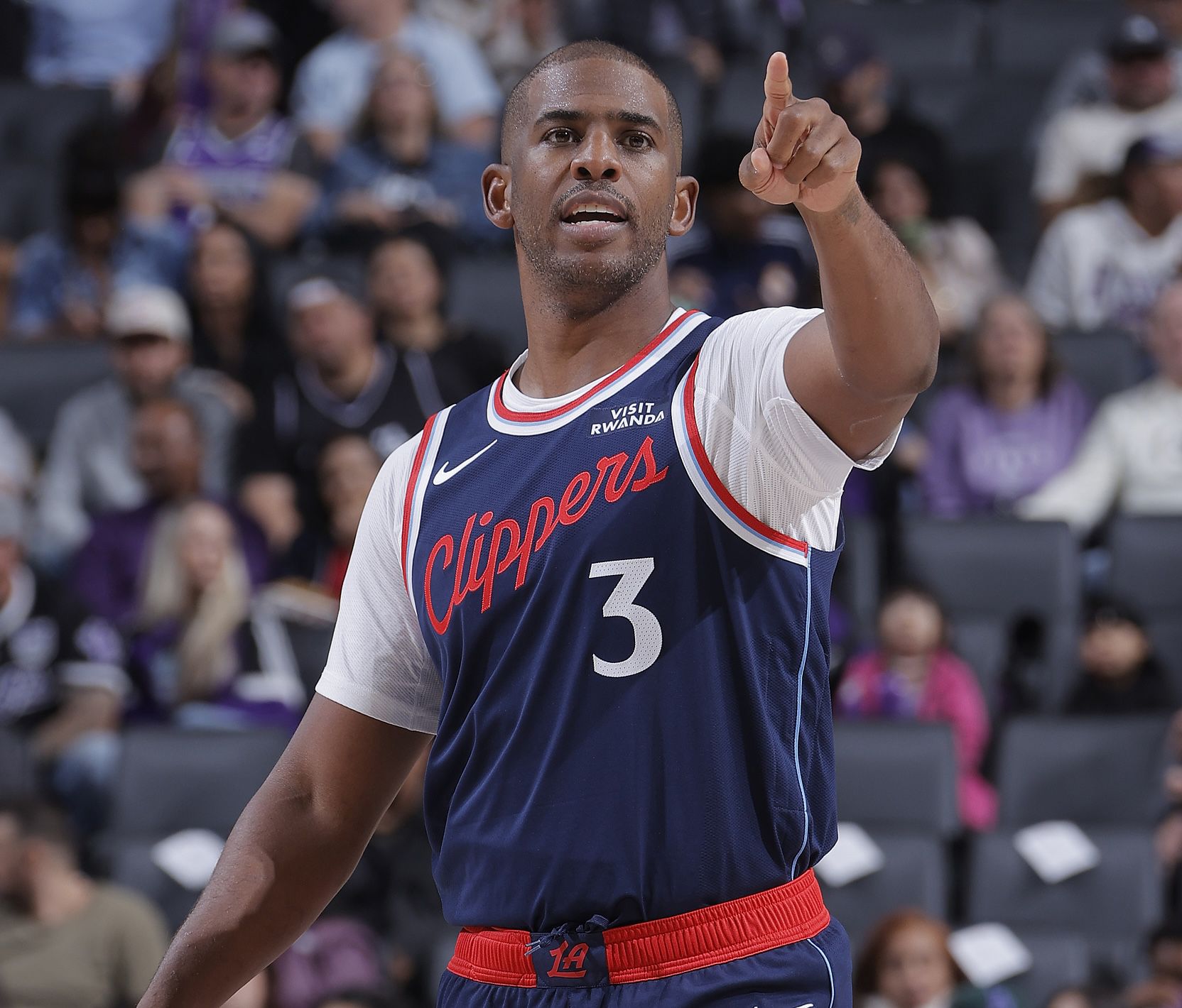 Tyronn Lue: Với việc Harden vắng mặt tối nay, Paul sẽ có nhiều thời gian thi đấu hơn